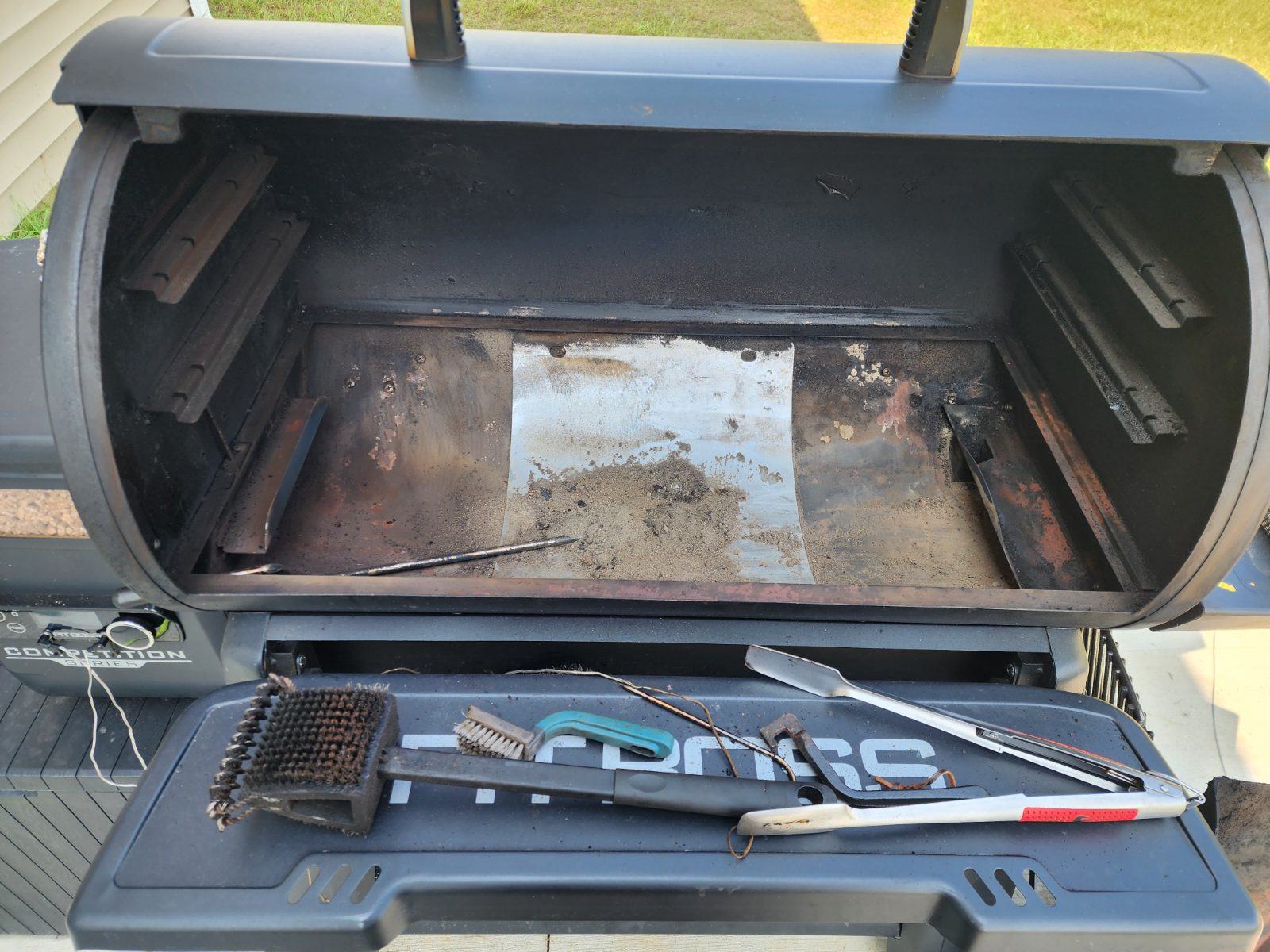 Deep Cleaning My Pit Boss CS 1600: A Long Overdue Reset